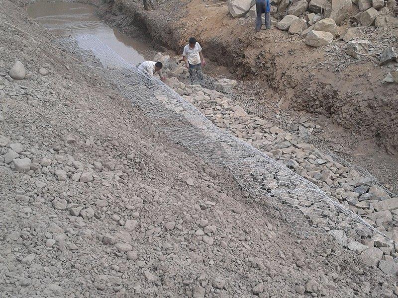 �U�z�\�o�|